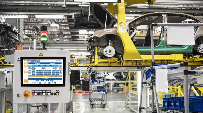 Utilisation de PC industriel de panneau dans le système de MES de l'industrie automobile