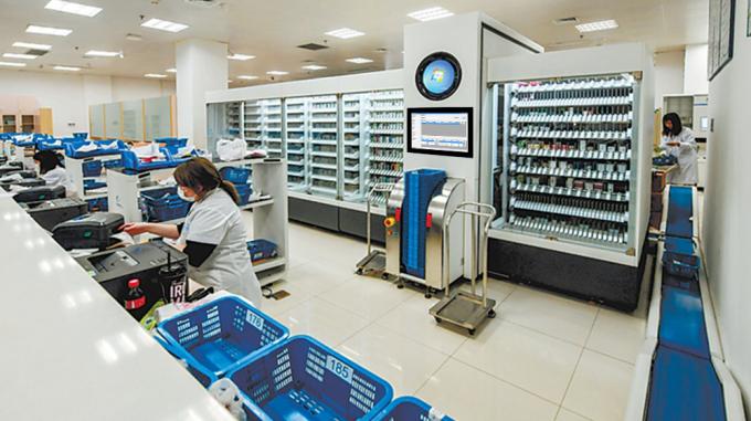 Application industrielle de PCs de panneau dans l'armoire à pharmacie intelligente